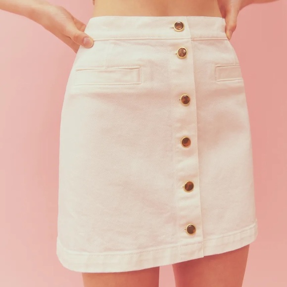Reformation Dresses & Skirts - REFORMATION WHITE BUTTON UP CHER DENIM MINI SKIRT W BROWN TORTOISE BUTTONS 12